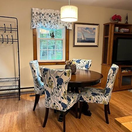 Cozy Bungalow Just Minutes From Mystic, Westerly Beaches, Boating And Casinos! Bungalow Groton Eksteriør bilde