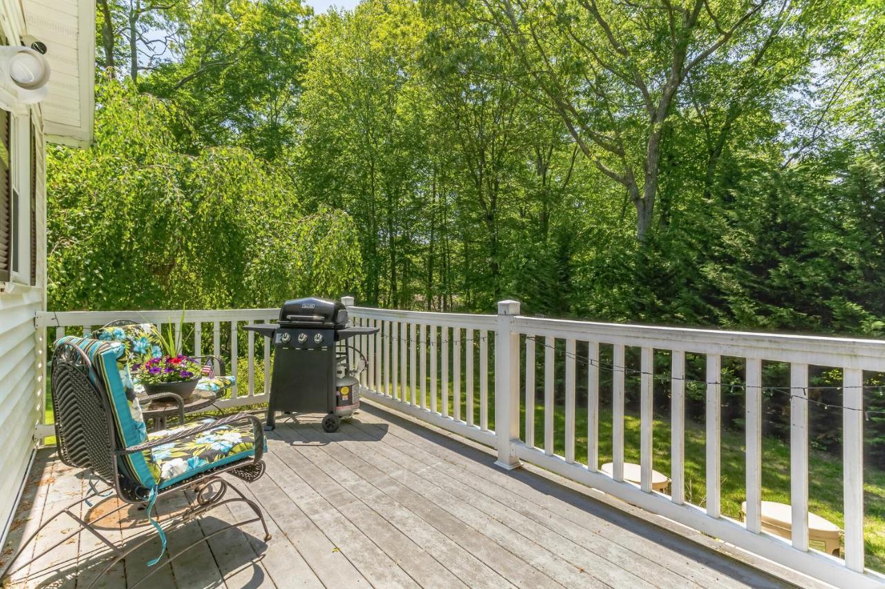 Cozy Bungalow Just Minutes From Mystic, Westerly Beaches, Boating And Casinos! Bungalow Groton Eksteriør bilde
