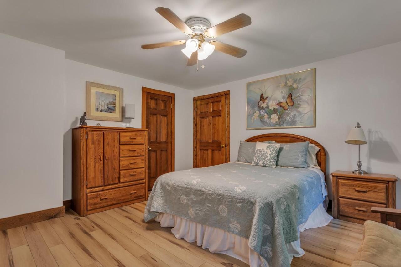 Cozy Bungalow Just Minutes From Mystic, Westerly Beaches, Boating And Casinos! Bungalow Groton Eksteriør bilde