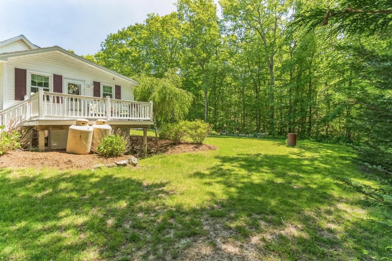 Cozy Bungalow Just Minutes From Mystic, Westerly Beaches, Boating And Casinos! Bungalow Groton Eksteriør bilde